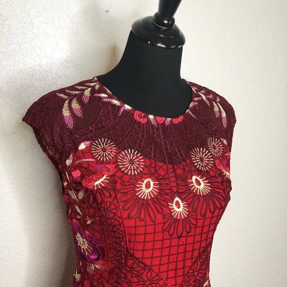 Vicky and Lucas red maroon embroidered floral overlay dress size Medium - Picture 2 of 15